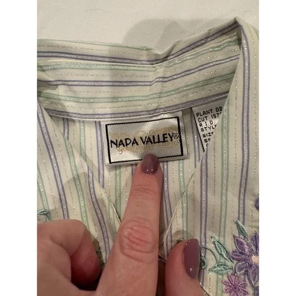 USED VINTAGE NAPA VALLEY EMBROIDERED LONG-SLEEVE BUTTON-UP SHIRT - Picture 5 of 9